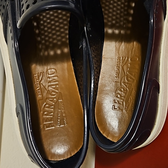 Salvatore Ferragamo 'Perforated Fury' Blue Rubber Boat Shoes Size US 9 - Picture 15 of 15